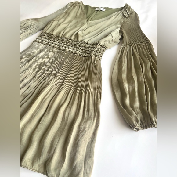 She + Sky Soft Green Long Sleeve Pleated Dress Size L - Picture 4 of 13